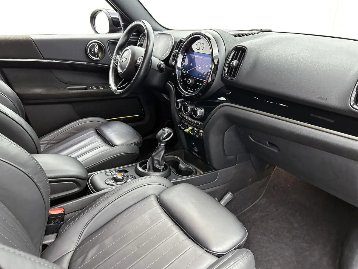 1.5 Cooper ALL4 Chili PHEV | HARMAN/KARDON | LEER | CAMERA | STOELVERWARMING | NAVIGATIE | ELEKTRISCH VERSTELBARE VOORSTOEL