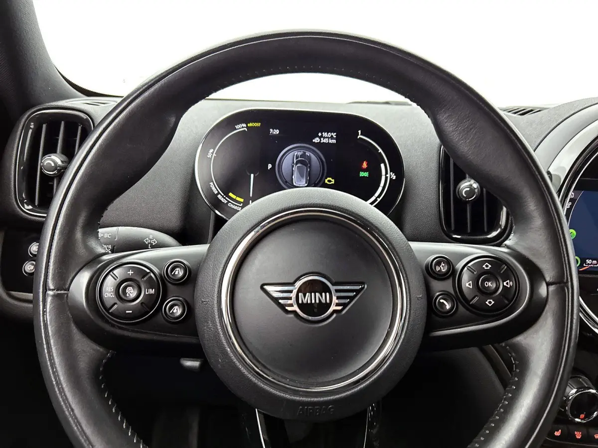 1.5 Cooper ALL4 Chili PHEV | HARMAN/KARDON | LEER | CAMERA | STOELVERWARMING | NAVIGATIE | ELEKTRISCH VERSTELBARE VOORSTOEL