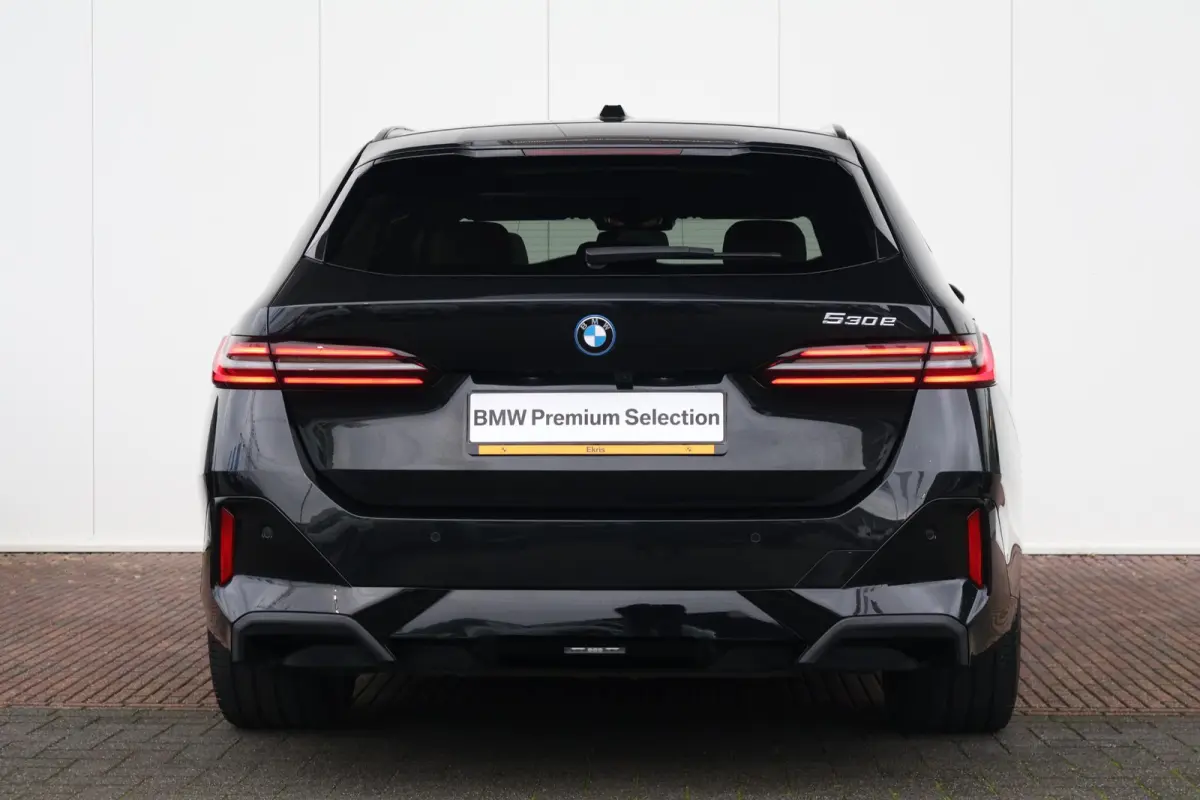 530e | SoH 100% | Sport Pakket pro | Trekhaak | Panorama Dak | Driving Assistant professional | Parking Assistant Plus | Harman Kardon | Verwarmde Voorstoelen |