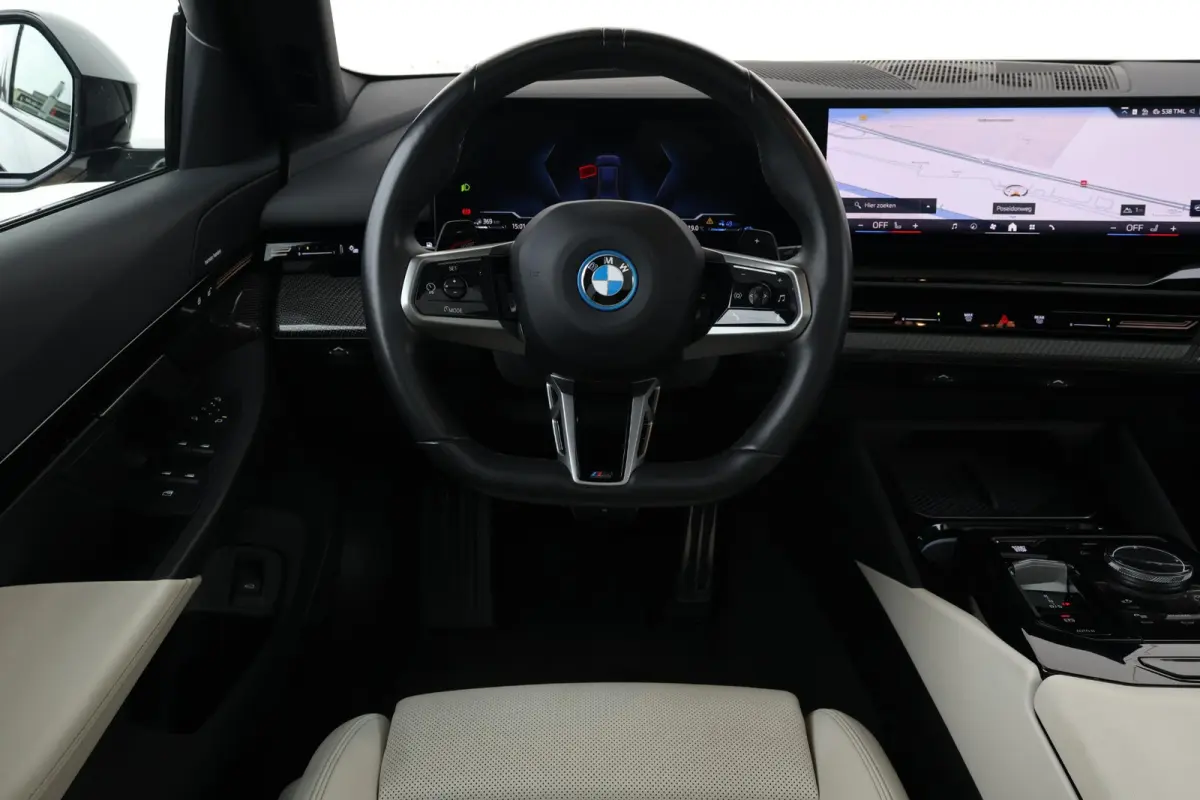 530e | SoH 100% | Sport Pakket pro | Trekhaak | Panorama Dak | Driving Assistant professional | Parking Assistant Plus | Harman Kardon | Verwarmde Voorstoelen |