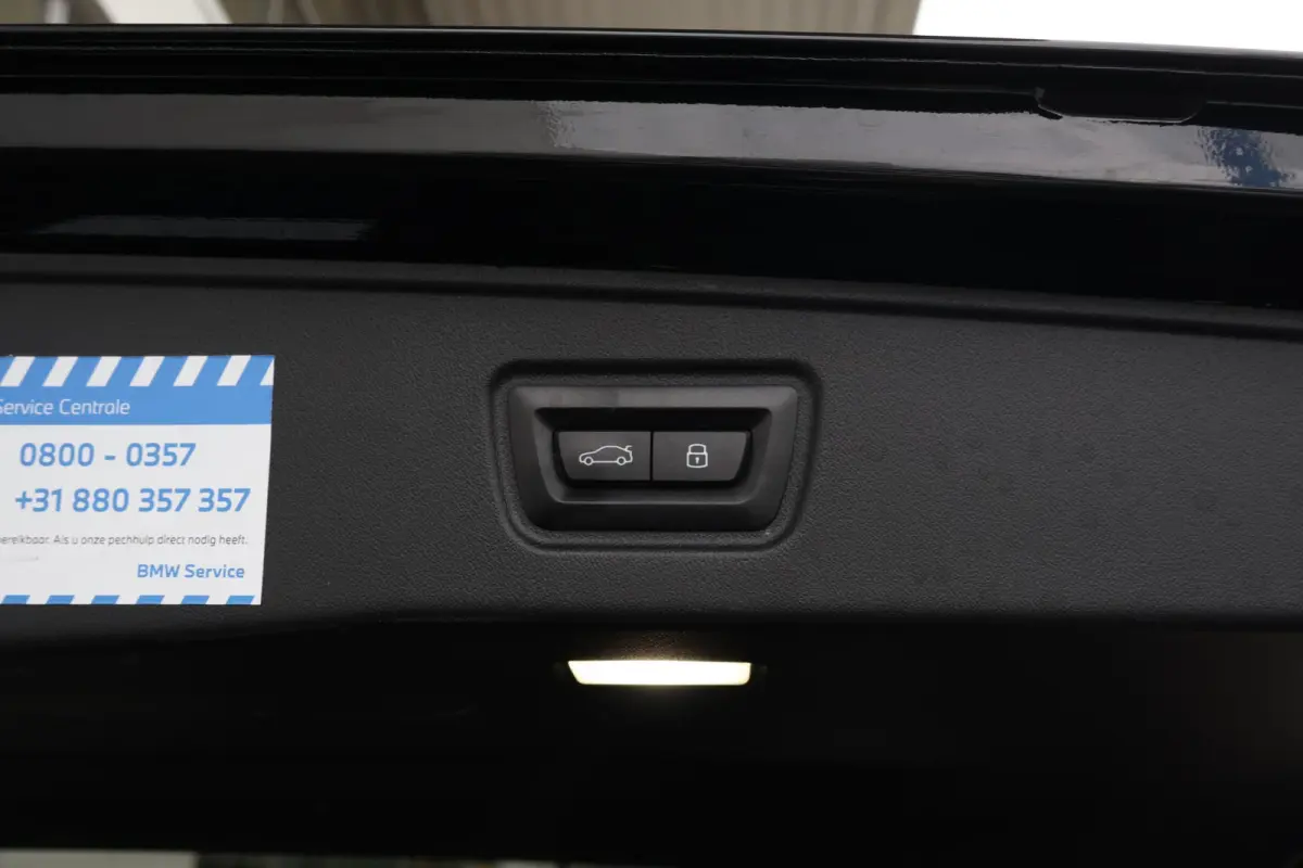 530e | SoH 100% | Sport Pakket pro | Trekhaak | Panorama Dak | Driving Assistant professional | Parking Assistant Plus | Harman Kardon | Verwarmde Voorstoelen |