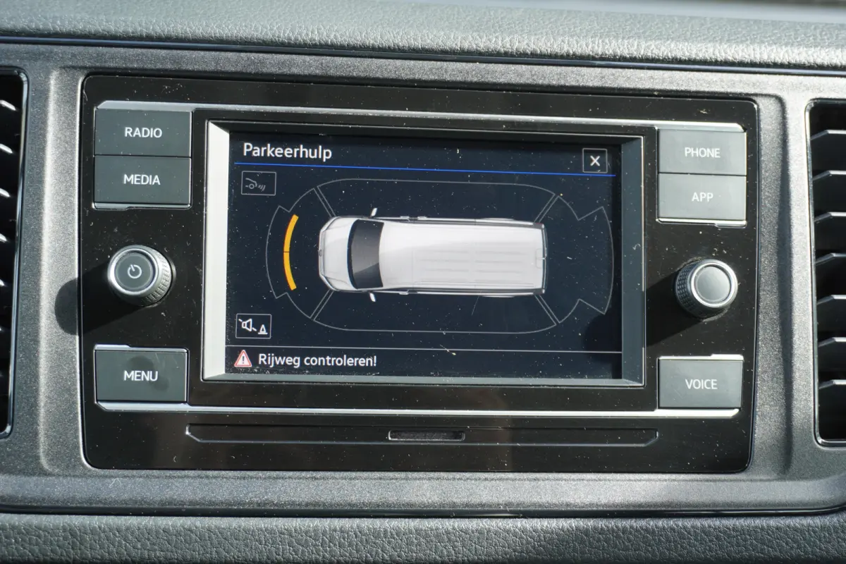 140pk L3H3/L2H2 6 persoons Apple Carplay Trekhaak Camera Parkeersensoren Cruise control Stoelverwarming