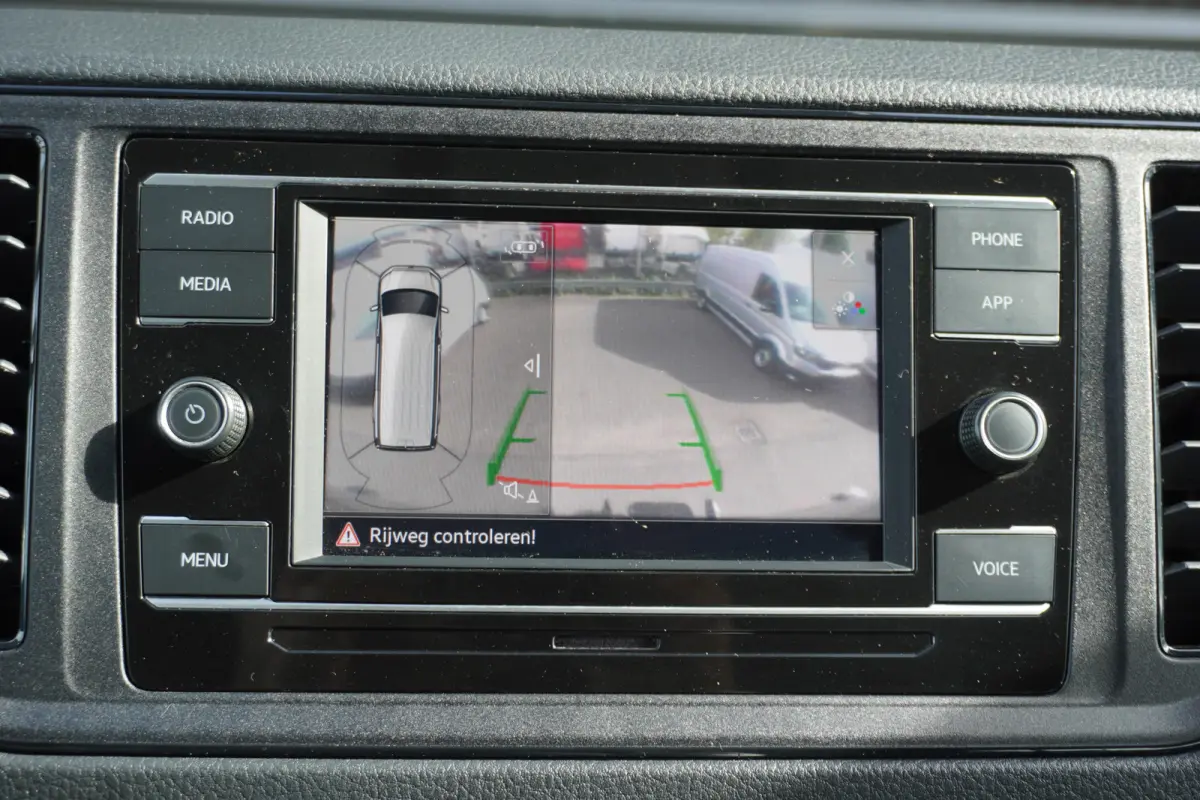 140pk L3H3/L2H2 6 persoons Apple Carplay Trekhaak Camera Parkeersensoren Cruise control Stoelverwarming