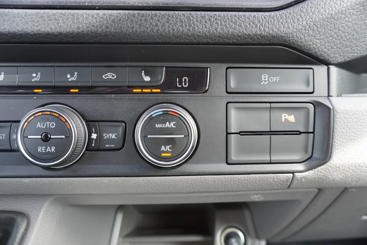 140pk L3H3/L2H2 6 persoons Apple Carplay Trekhaak Camera Parkeersensoren Cruise control Stoelverwarming