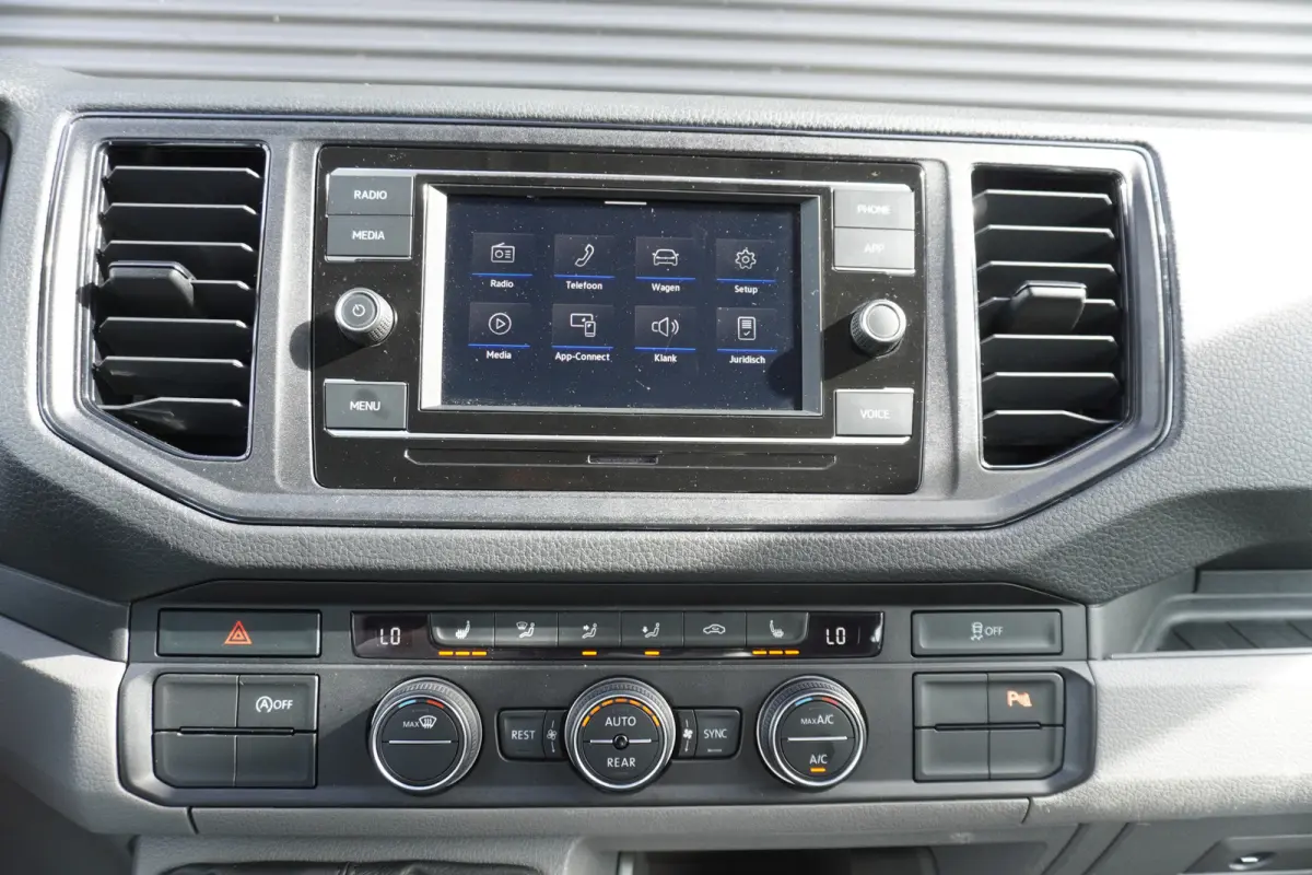 140pk L3H3/L2H2 6 persoons Apple Carplay Trekhaak Camera Parkeersensoren Cruise control Stoelverwarming