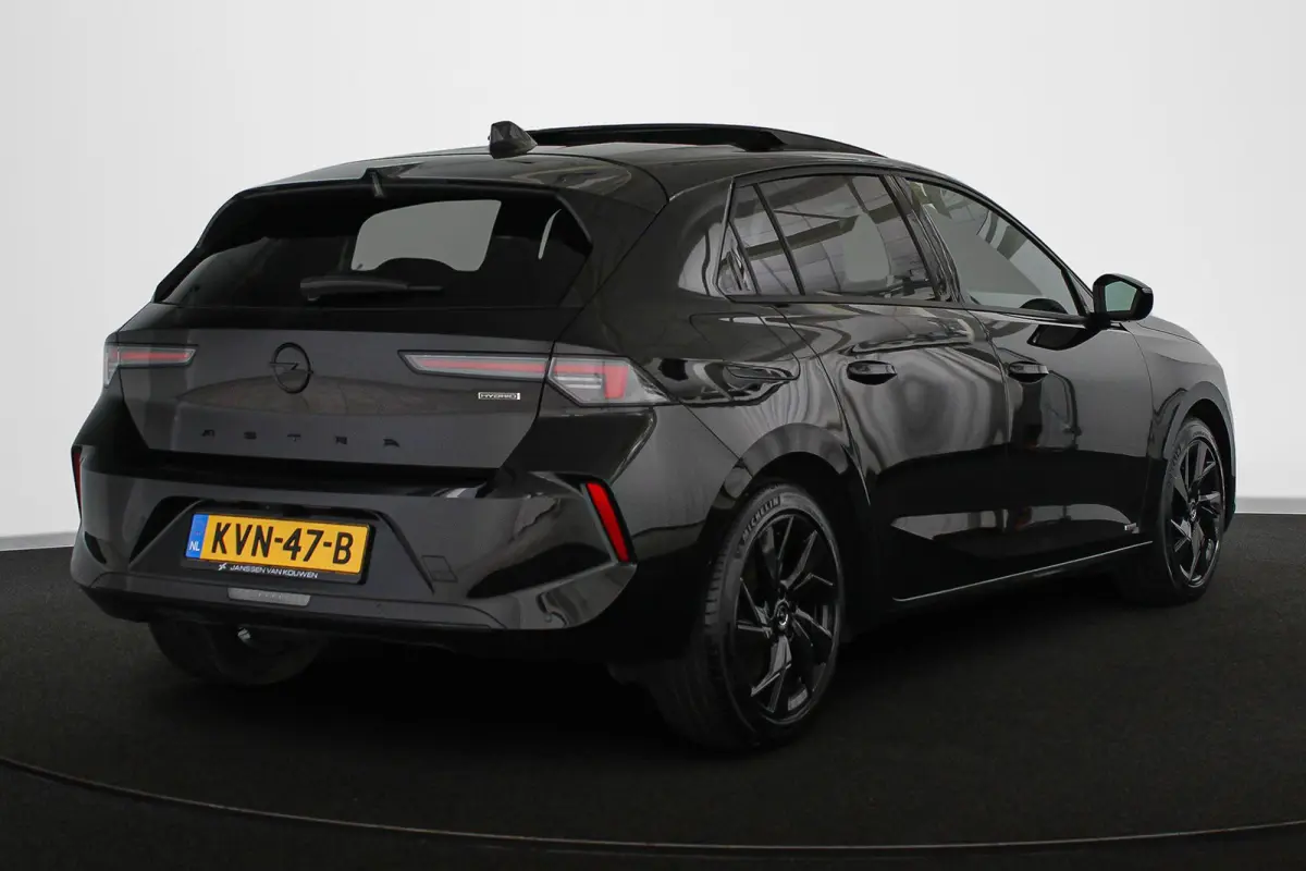 1.6 Hybrid GS Line Pano Stuur-Stoelverwarming 360 Camera Keyless