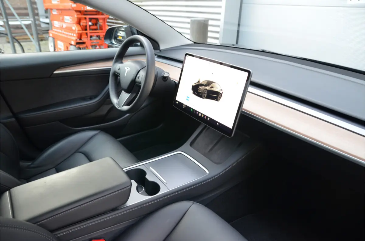 Long Range AWD 75 kWh AutoPilot3.0 Ryzen, Performance Boost, garagedeur opener!