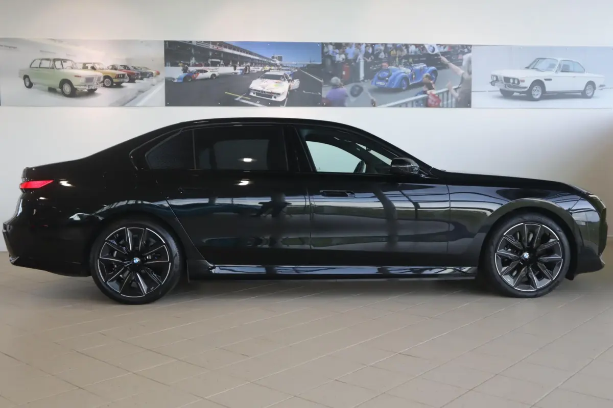 xDrive60 M Sportpakket Pro | Climate Acoustics Pack | Driving Assistant Professional | Parking Assistant professional |