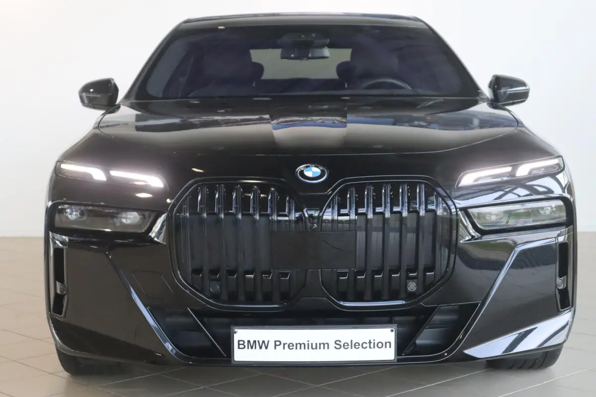 xDrive60 M Sportpakket Pro | Climate Acoustics Pack | Driving Assistant Professional | Parking Assistant professional |