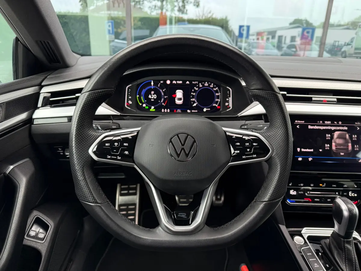 1.4 TSI eHybrid R-Line Business+ - Automaat - Winterpakket - Navi - Org.NL