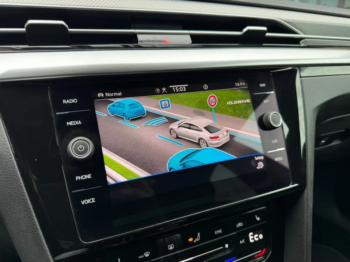 1.4 TSI eHybrid R-Line Business+ - Automaat - Winterpakket - Navi - Org.NL