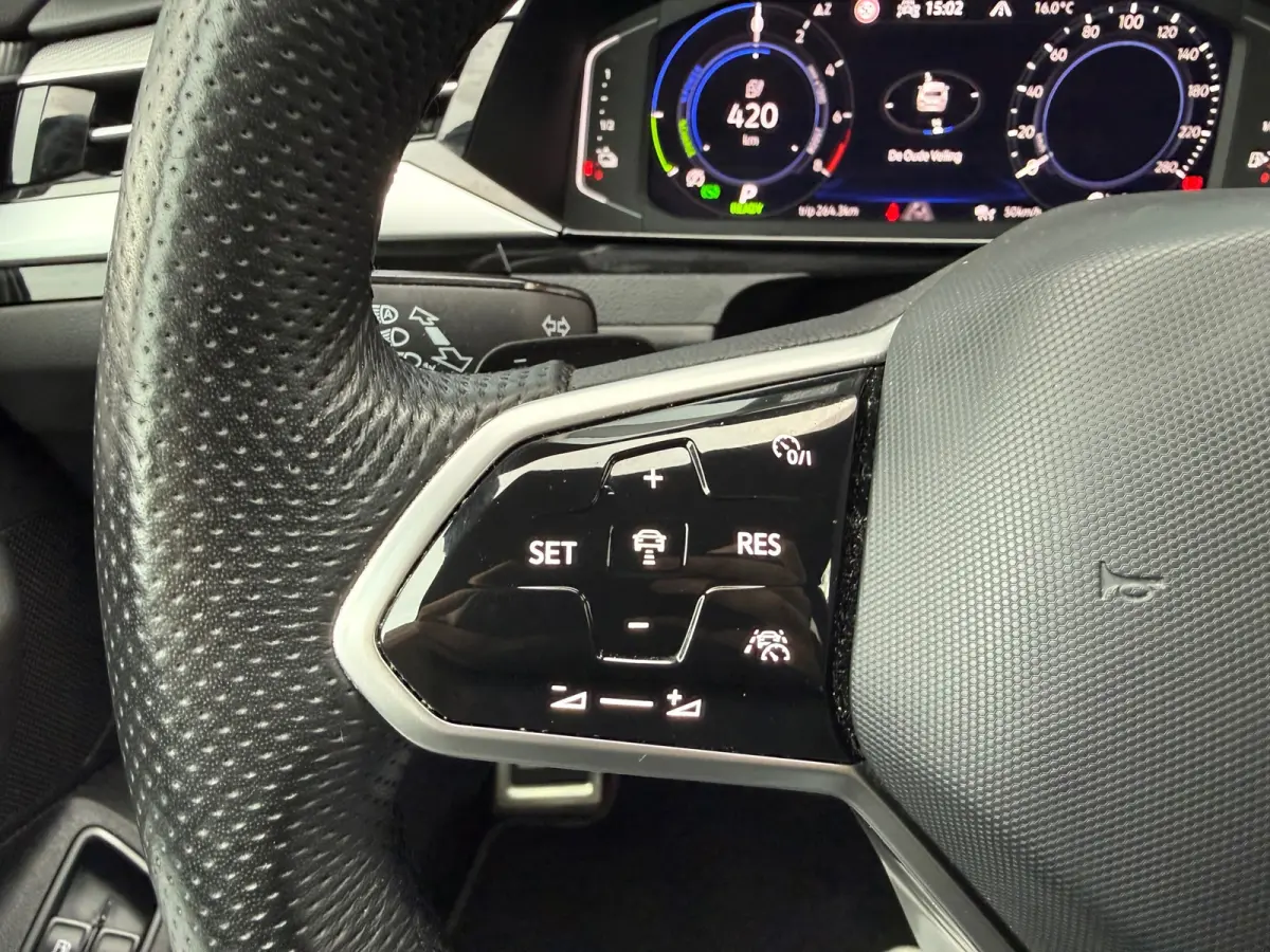 1.4 TSI eHybrid R-Line Business+ - Automaat - Winterpakket - Navi - Org.NL
