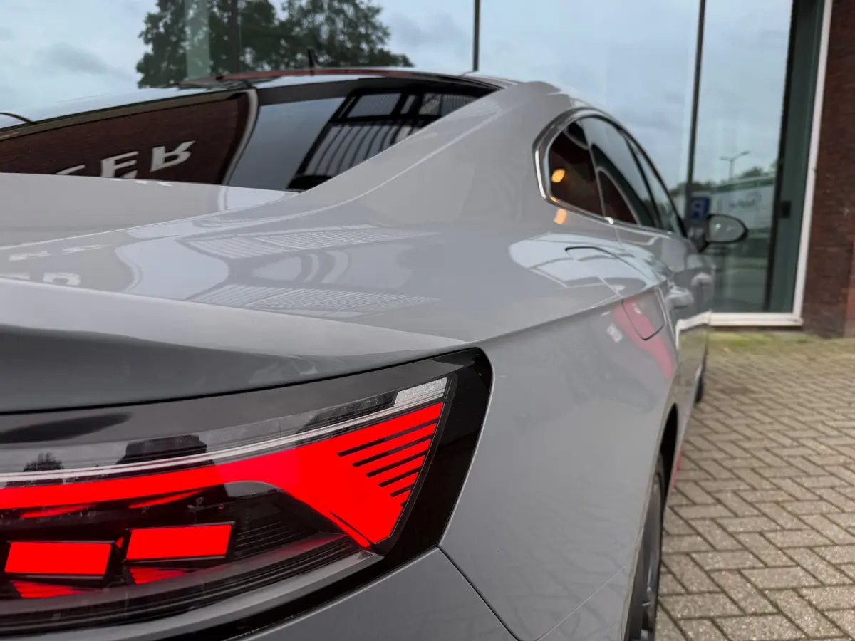 1.4 TSI eHybrid R-Line Business+ - Automaat - Winterpakket - Navi - Org.NL