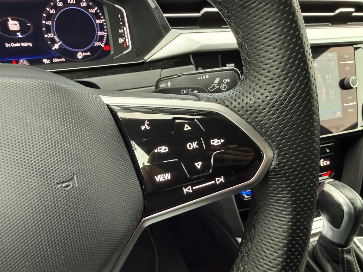 1.4 TSI eHybrid R-Line Business+ - Automaat - Winterpakket - Navi - Org.NL