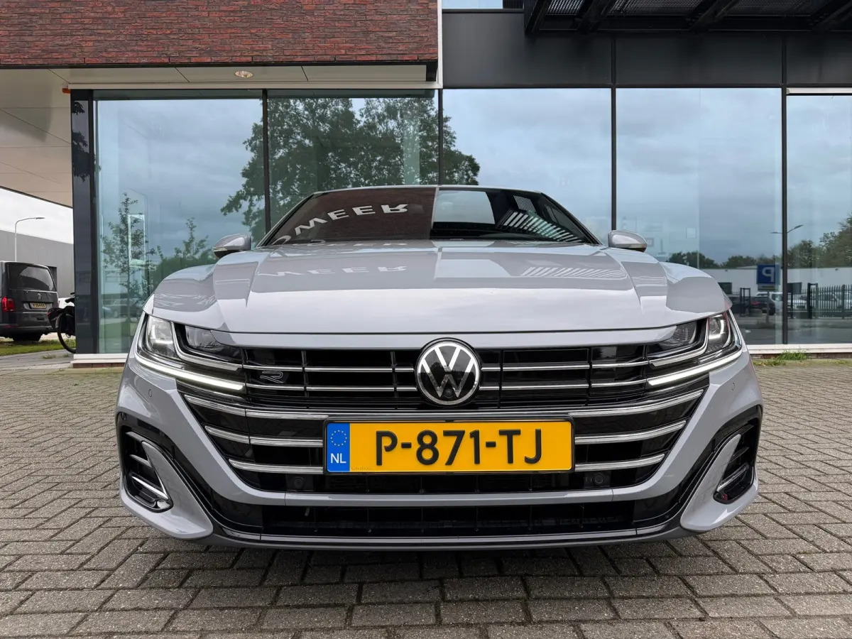 1.4 TSI eHybrid R-Line Business+ - Automaat - Winterpakket - Navi - Org.NL
