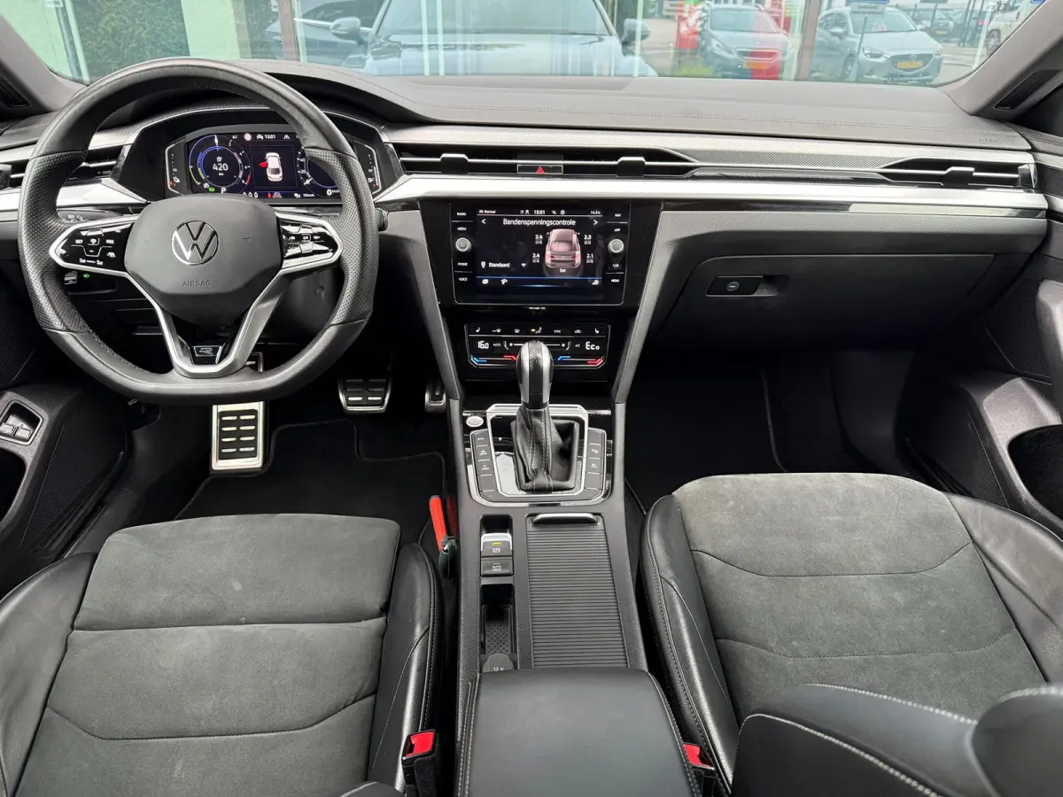 1.4 TSI eHybrid R-Line Business+ - Automaat - Winterpakket - Navi - Org.NL