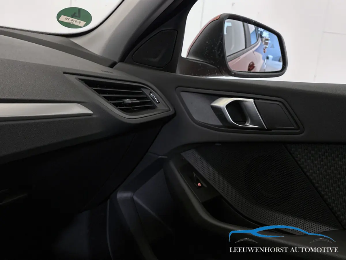 118i Business Edition, automaat, digit. dash, camera, 2x PDC, climate, cruise, NL-dealerauto