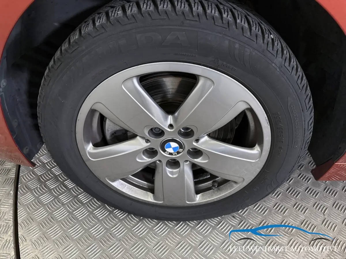 118i Business Edition, automaat, digit. dash, camera, 2x PDC, climate, cruise, NL-dealerauto