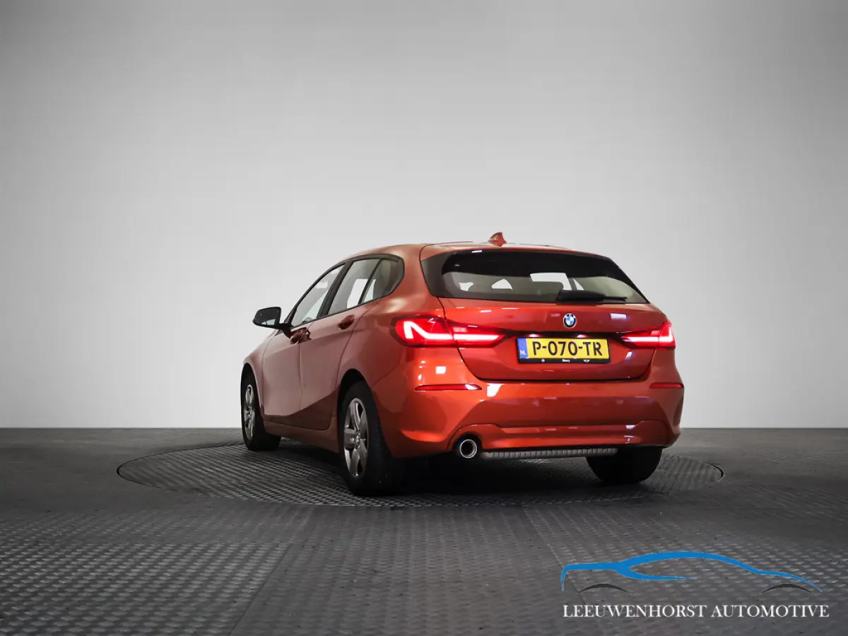 118i Business Edition, automaat, digit. dash, camera, 2x PDC, climate, cruise, NL-dealerauto
