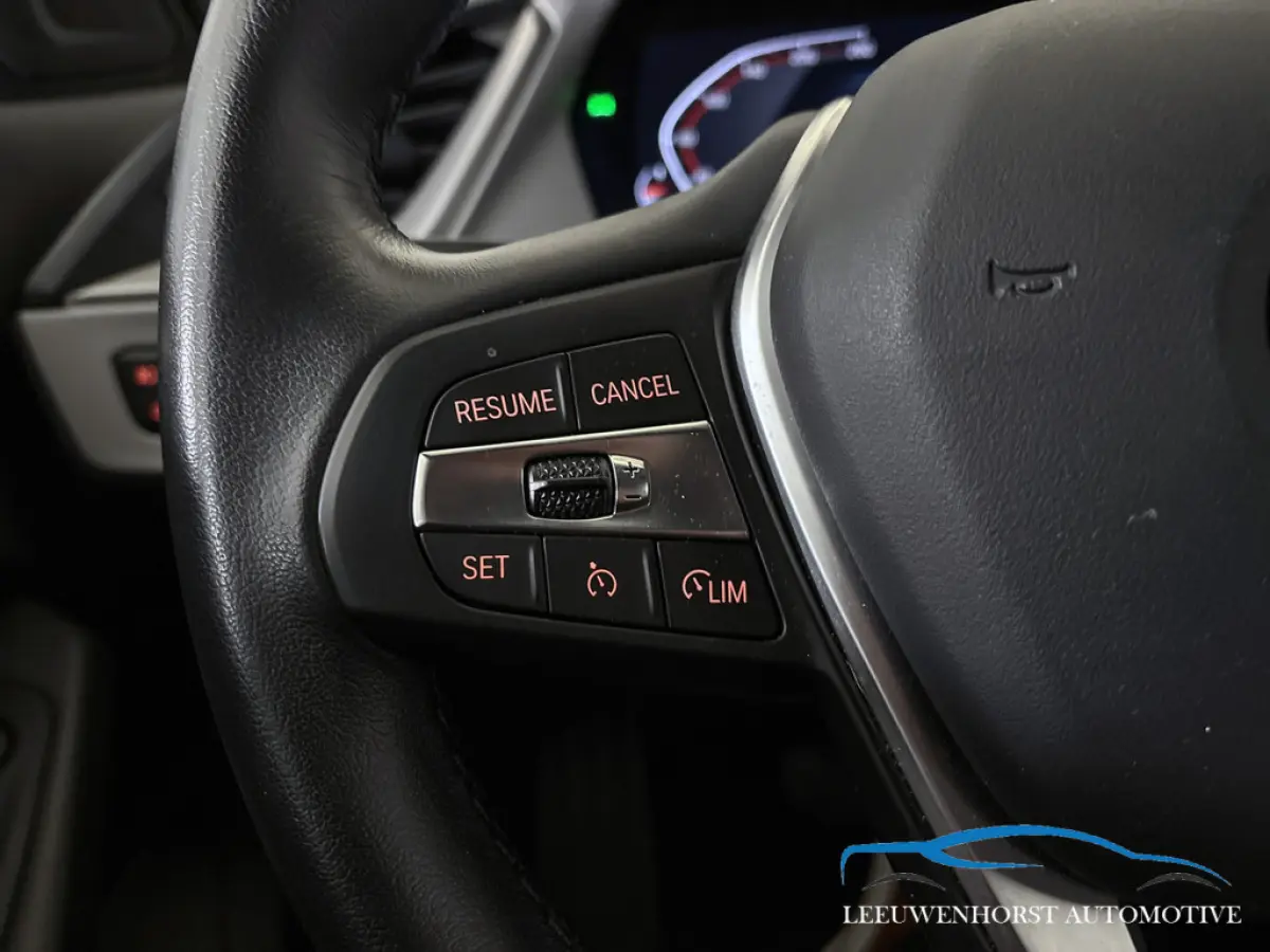 118i Business Edition, automaat, digit. dash, camera, 2x PDC, climate, cruise, NL-dealerauto