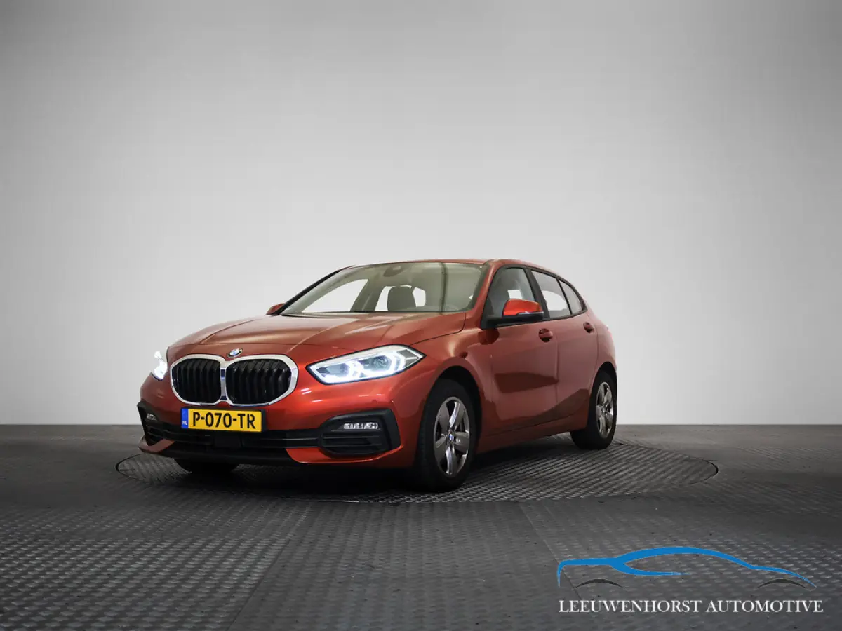 118i Business Edition, automaat, digit. dash, camera, 2x PDC, climate, cruise, NL-dealerauto