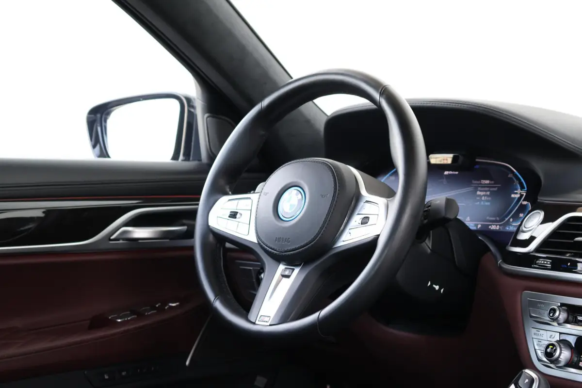 745e High Executive | SoH 92% | Schuif/Kantel Dak | Active Steering | Comforttoegang | Soft-Close | Driving Assistant Professional | Parking Assistant Plus | Harman Kardon | Head-Up |