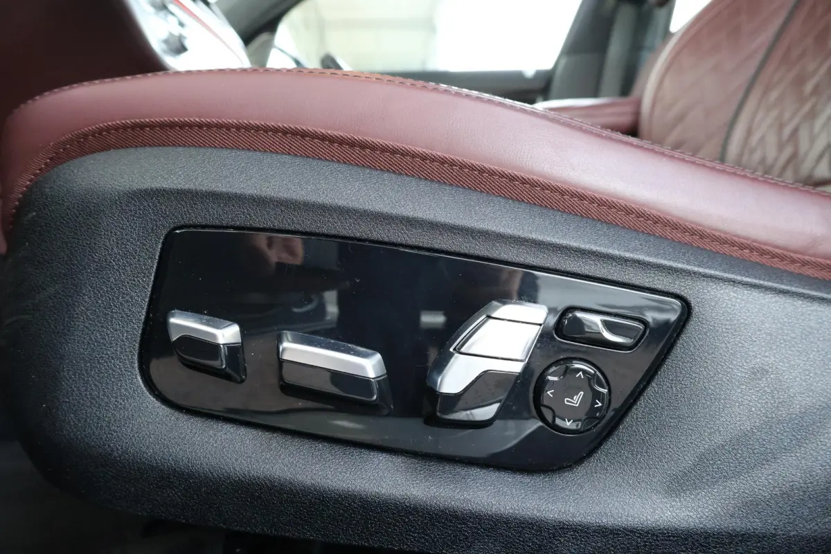 745e High Executive | SoH 92% | Schuif/Kantel Dak | Active Steering | Comforttoegang | Soft-Close | Driving Assistant Professional | Parking Assistant Plus | Harman Kardon | Head-Up |