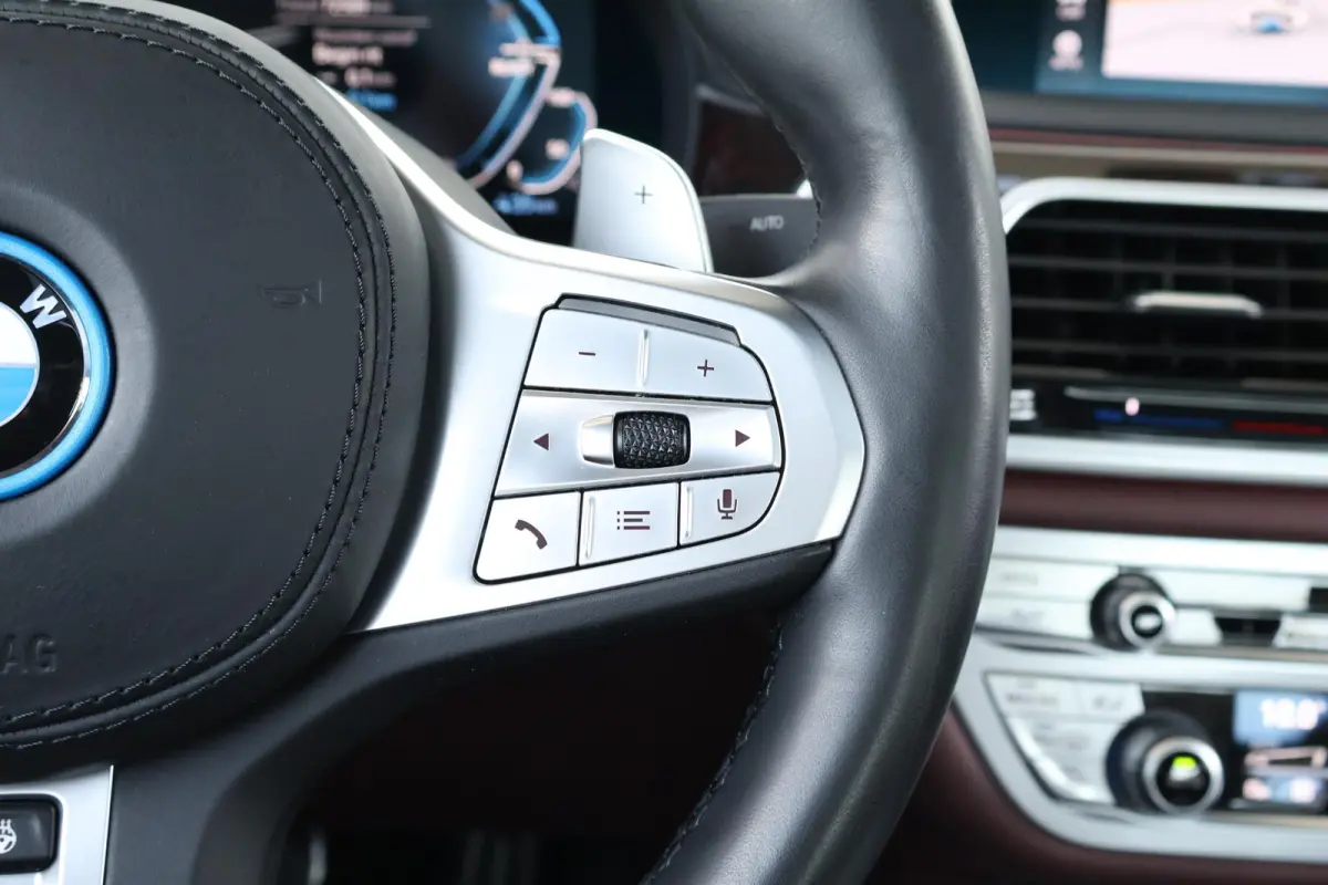 745e High Executive | SoH 92% | Schuif/Kantel Dak | Active Steering | Comforttoegang | Soft-Close | Driving Assistant Professional | Parking Assistant Plus | Harman Kardon | Head-Up |