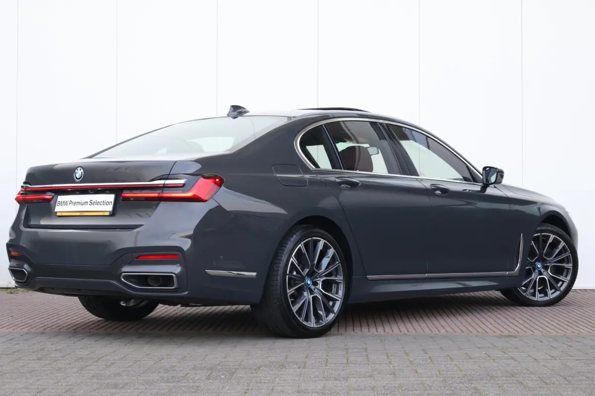745e High Executive | SoH 92% | Schuif/Kantel Dak | Active Steering | Comforttoegang | Soft-Close | Driving Assistant Professional | Parking Assistant Plus | Harman Kardon | Head-Up |