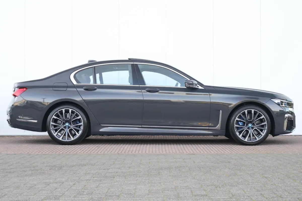 745e High Executive | SoH 92% | Schuif/Kantel Dak | Active Steering | Comforttoegang | Soft-Close | Driving Assistant Professional | Parking Assistant Plus | Harman Kardon | Head-Up |