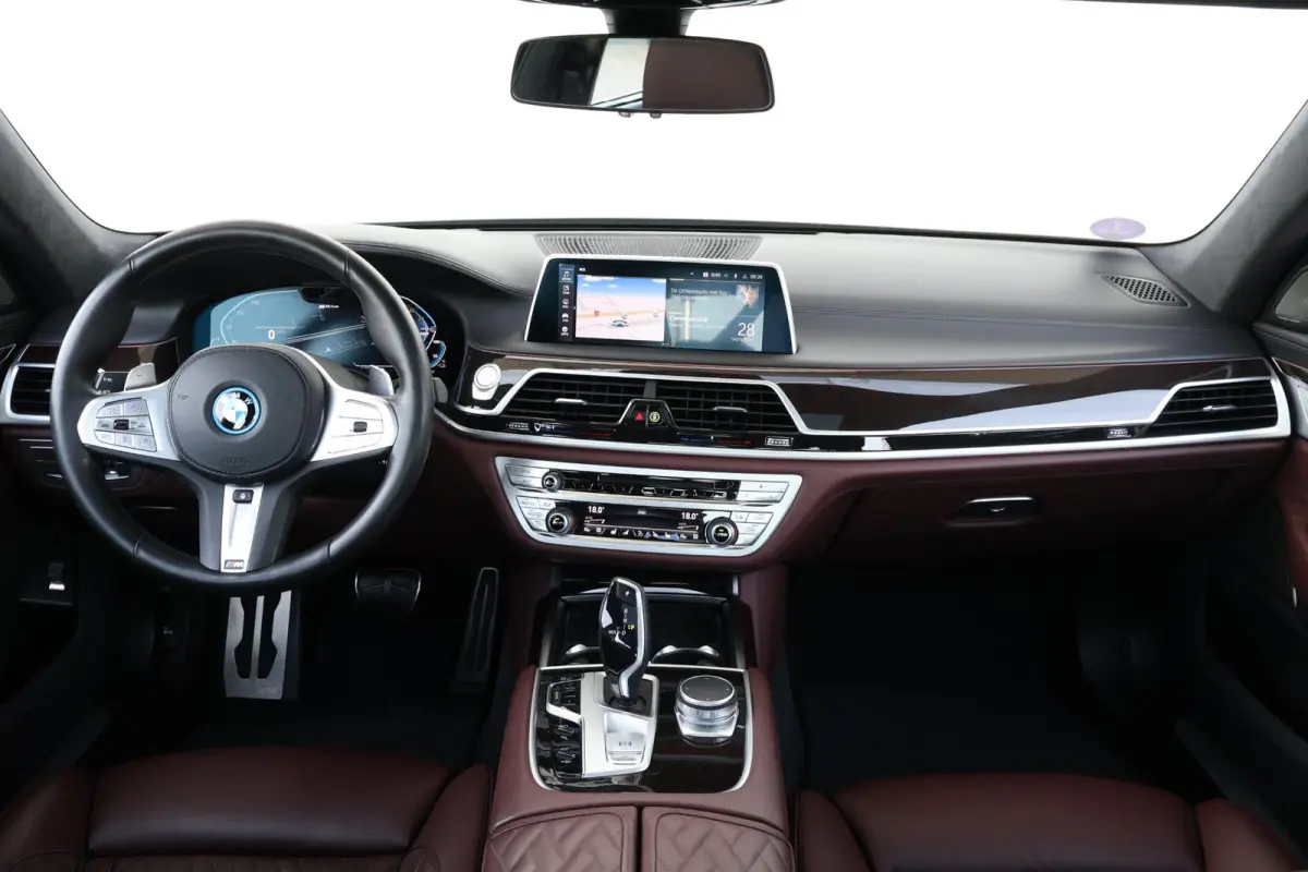 745e High Executive | SoH 92% | Schuif/Kantel Dak | Active Steering | Comforttoegang | Soft-Close | Driving Assistant Professional | Parking Assistant Plus | Harman Kardon | Head-Up |