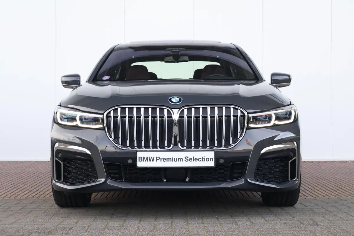 745e High Executive | SoH 92% | Schuif/Kantel Dak | Active Steering | Comforttoegang | Soft-Close | Driving Assistant Professional | Parking Assistant Plus | Harman Kardon | Head-Up |