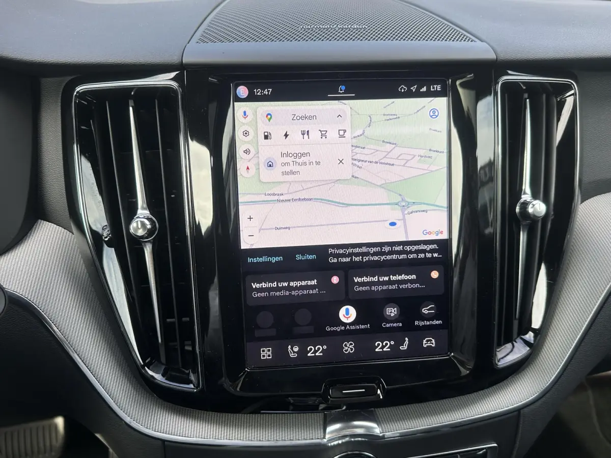 2.0 T6 Plug-in hybrid AWD Plus Black Edition SHOWROOM PRIJS VAN €51.900,- NU VOOR SLECHTS €49.877,- | LUCHTVERING | ELEK. TREKHAAK | STOEL + STOELVERWARMING | ACHTERBANK VERWAMRD | HARMA