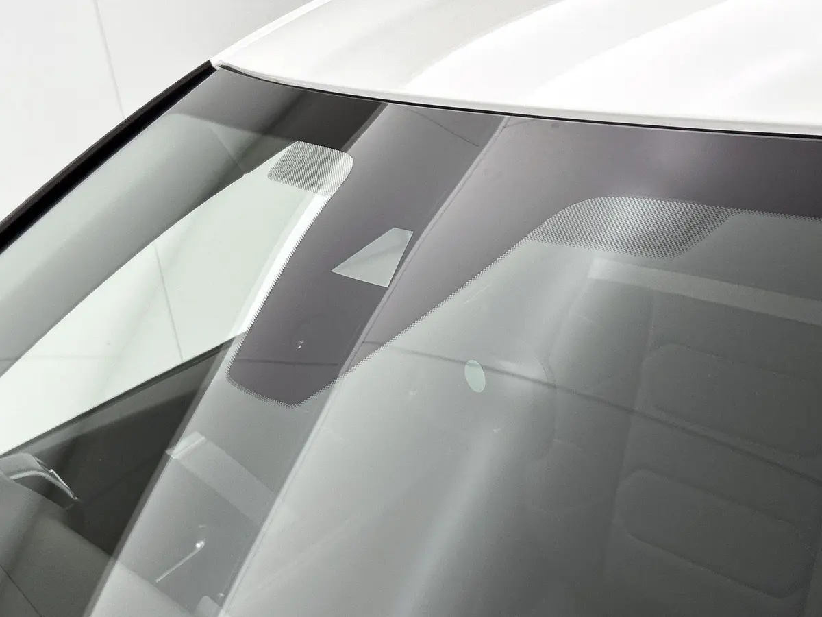 1.2 130pk Feel Edition Automaat | Navigatie | Head-Up Display | Climate Control | Cruise Control | Camera | 17"LMV | LED | Apple Carplay/Android Auto |
