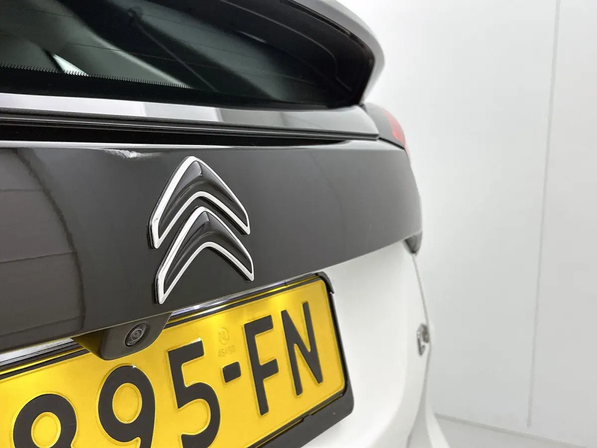 1.2 130pk Feel Edition Automaat | Navigatie | Head-Up Display | Climate Control | Cruise Control | Camera | 17"LMV | LED | Apple Carplay/Android Auto |