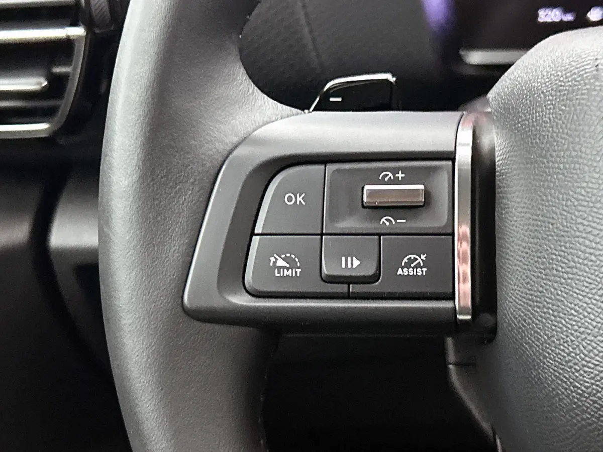 1.2 130pk Feel Edition Automaat | Navigatie | Head-Up Display | Climate Control | Cruise Control | Camera | 17"LMV | LED | Apple Carplay/Android Auto |