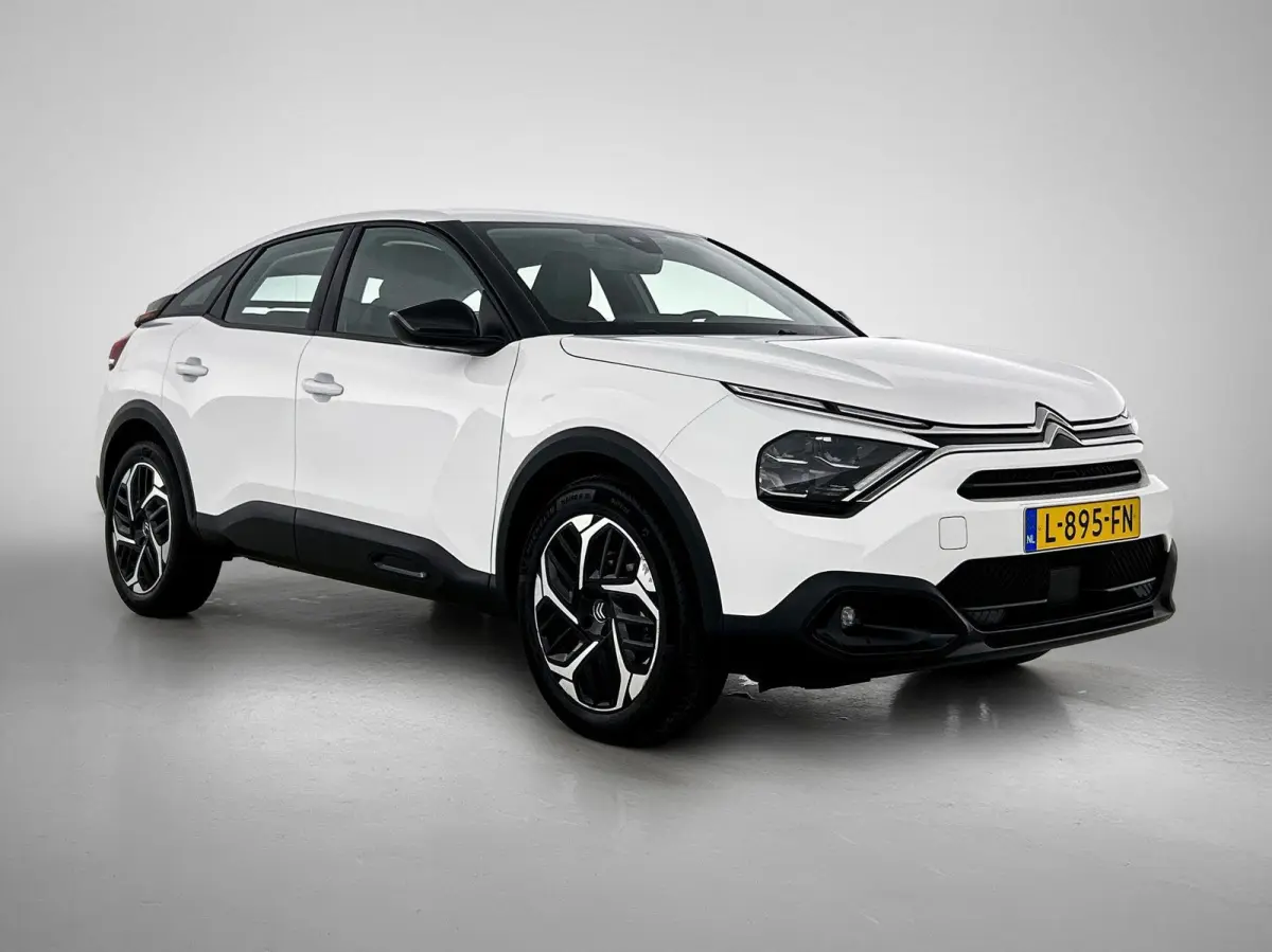 1.2 130pk Feel Edition Automaat | Navigatie | Head-Up Display | Climate Control | Cruise Control | Camera | 17"LMV | LED | Apple Carplay/Android Auto |
