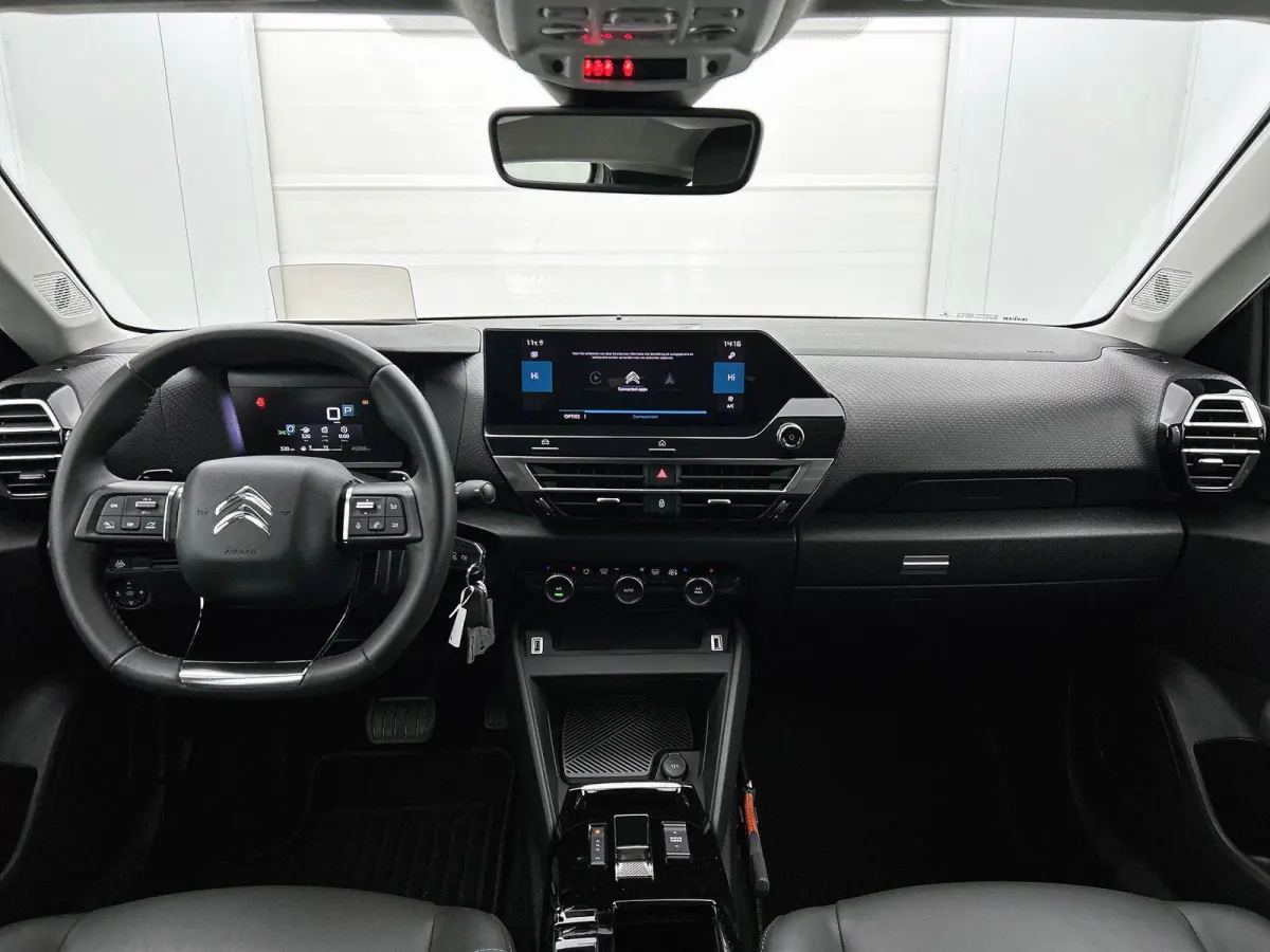 1.2 130pk Feel Edition Automaat | Navigatie | Head-Up Display | Climate Control | Cruise Control | Camera | 17"LMV | LED | Apple Carplay/Android Auto |