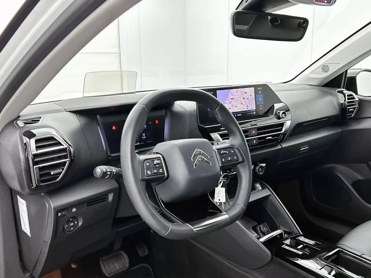 1.2 130pk Feel Edition Automaat | Navigatie | Head-Up Display | Climate Control | Cruise Control | Camera | 17"LMV | LED | Apple Carplay/Android Auto |