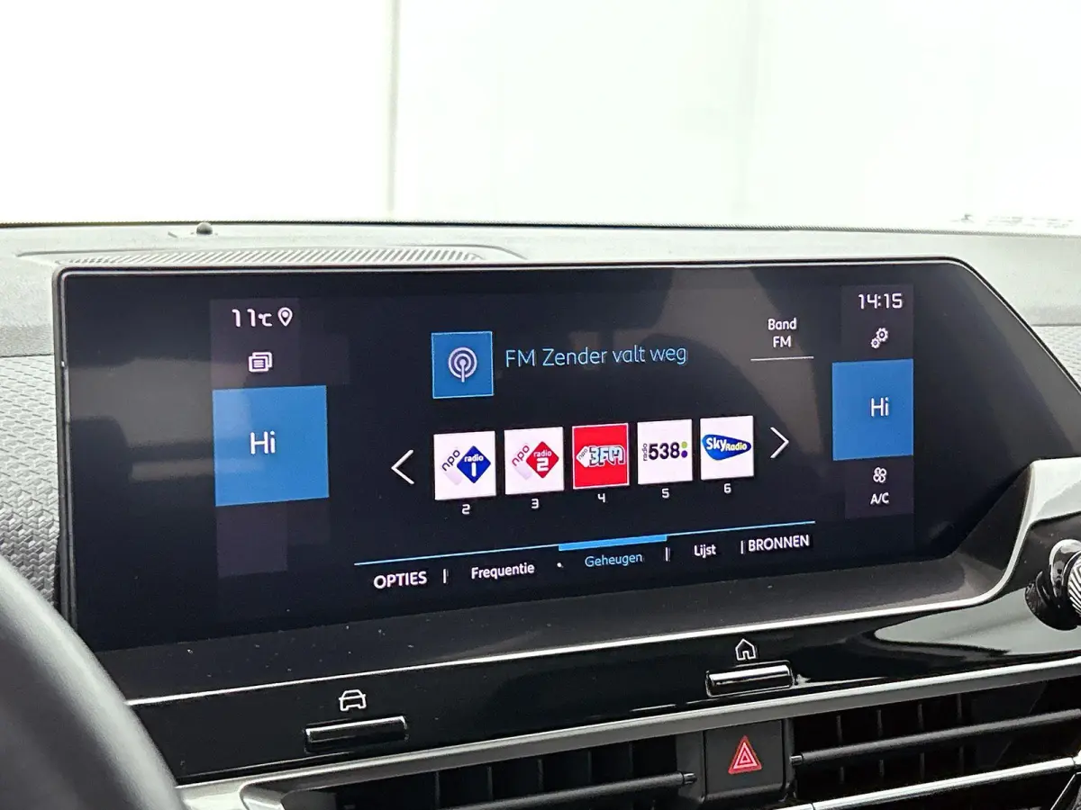 1.2 130pk Feel Edition Automaat | Navigatie | Head-Up Display | Climate Control | Cruise Control | Camera | 17"LMV | LED | Apple Carplay/Android Auto |