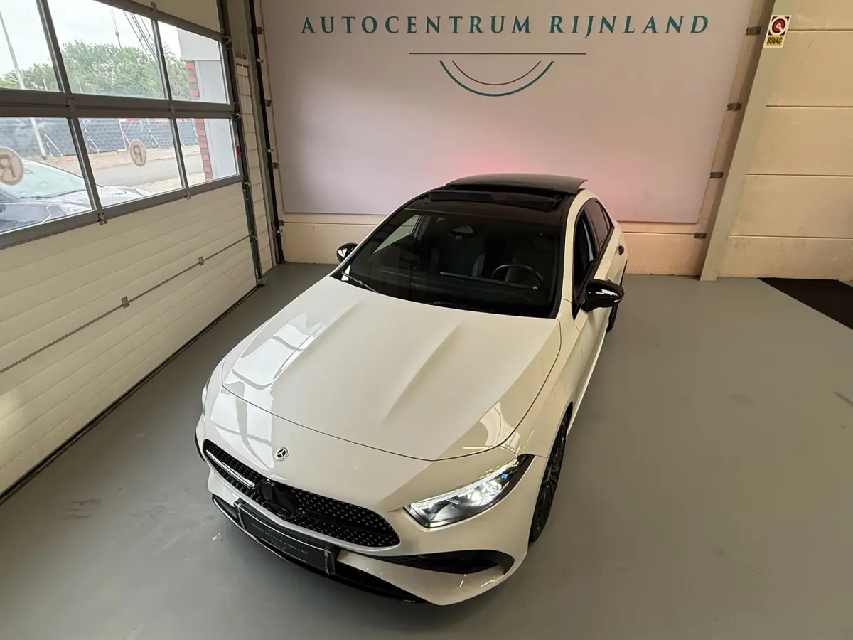 180 AMG Black Line, Automaat, Panoramadak, Navi, Camera