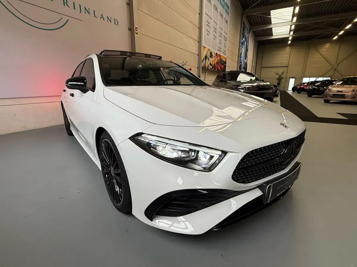 180 AMG Black Line, Automaat, Panoramadak, Navi, Camera