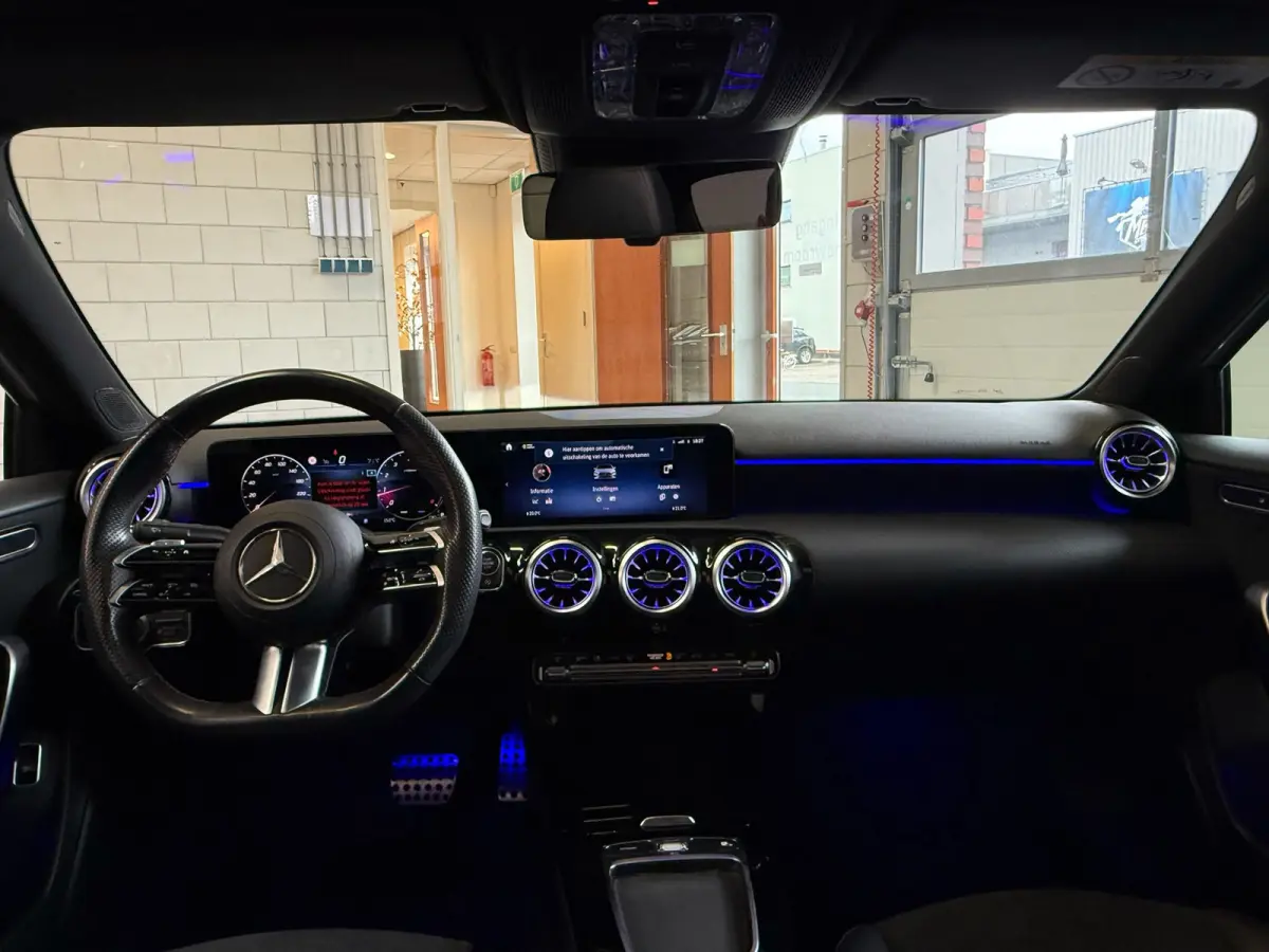 180 AMG Black Line, Automaat, Panoramadak, Navi, Camera