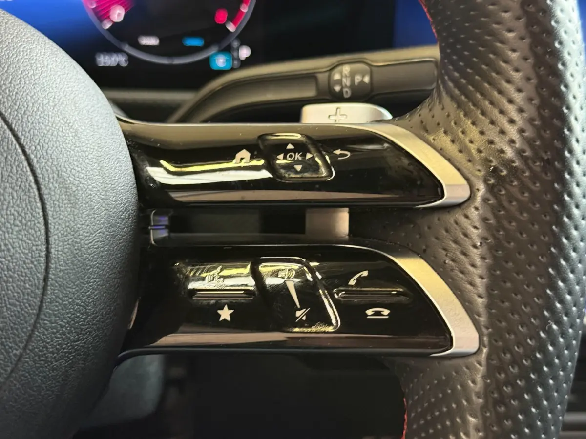 180 AMG Black Line, Automaat, Panoramadak, Navi, Camera