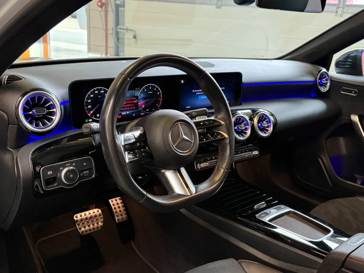 180 AMG Black Line, Automaat, Panoramadak, Navi, Camera