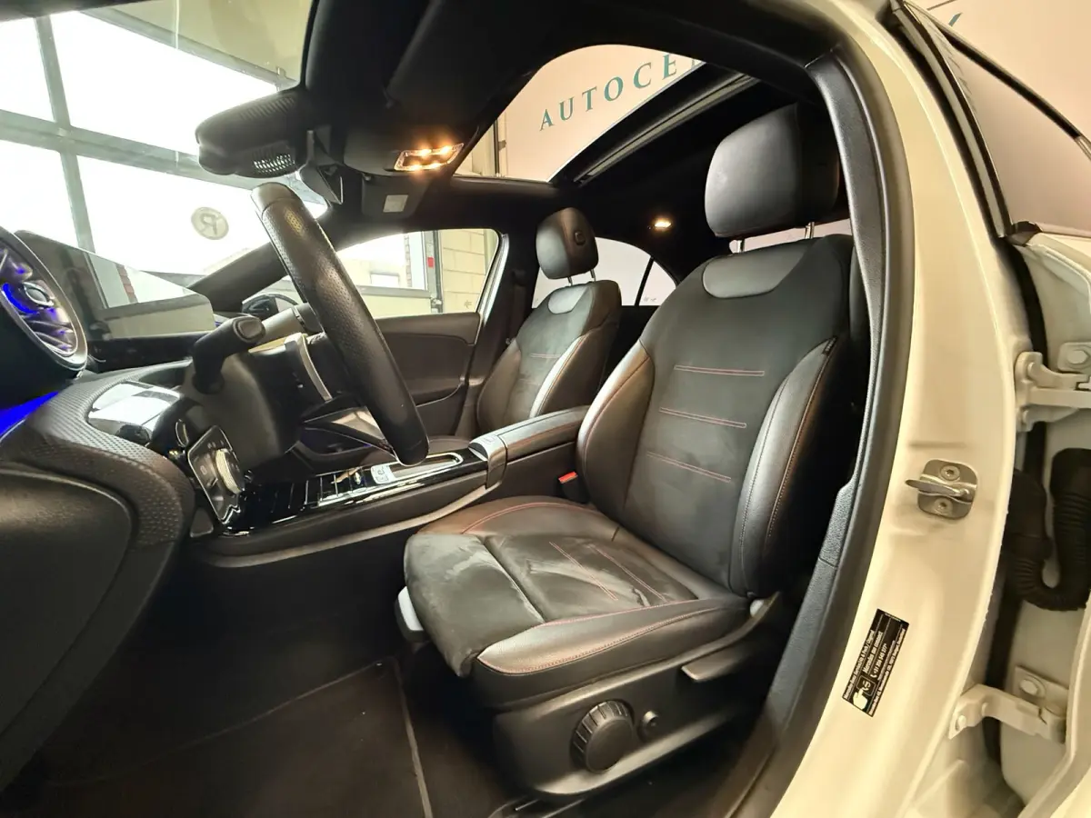 180 AMG Black Line, Automaat, Panoramadak, Navi, Camera