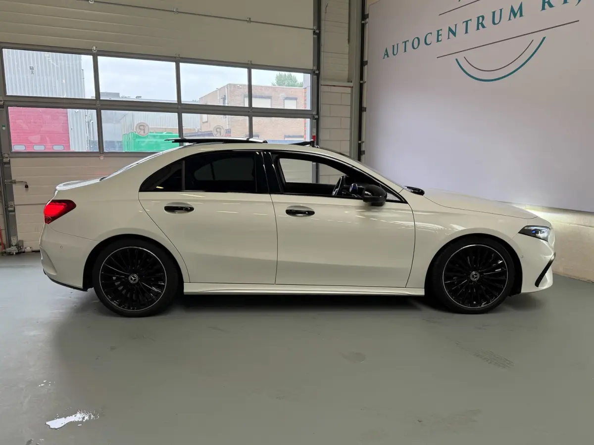 180 AMG Black Line, Automaat, Panoramadak, Navi, Camera