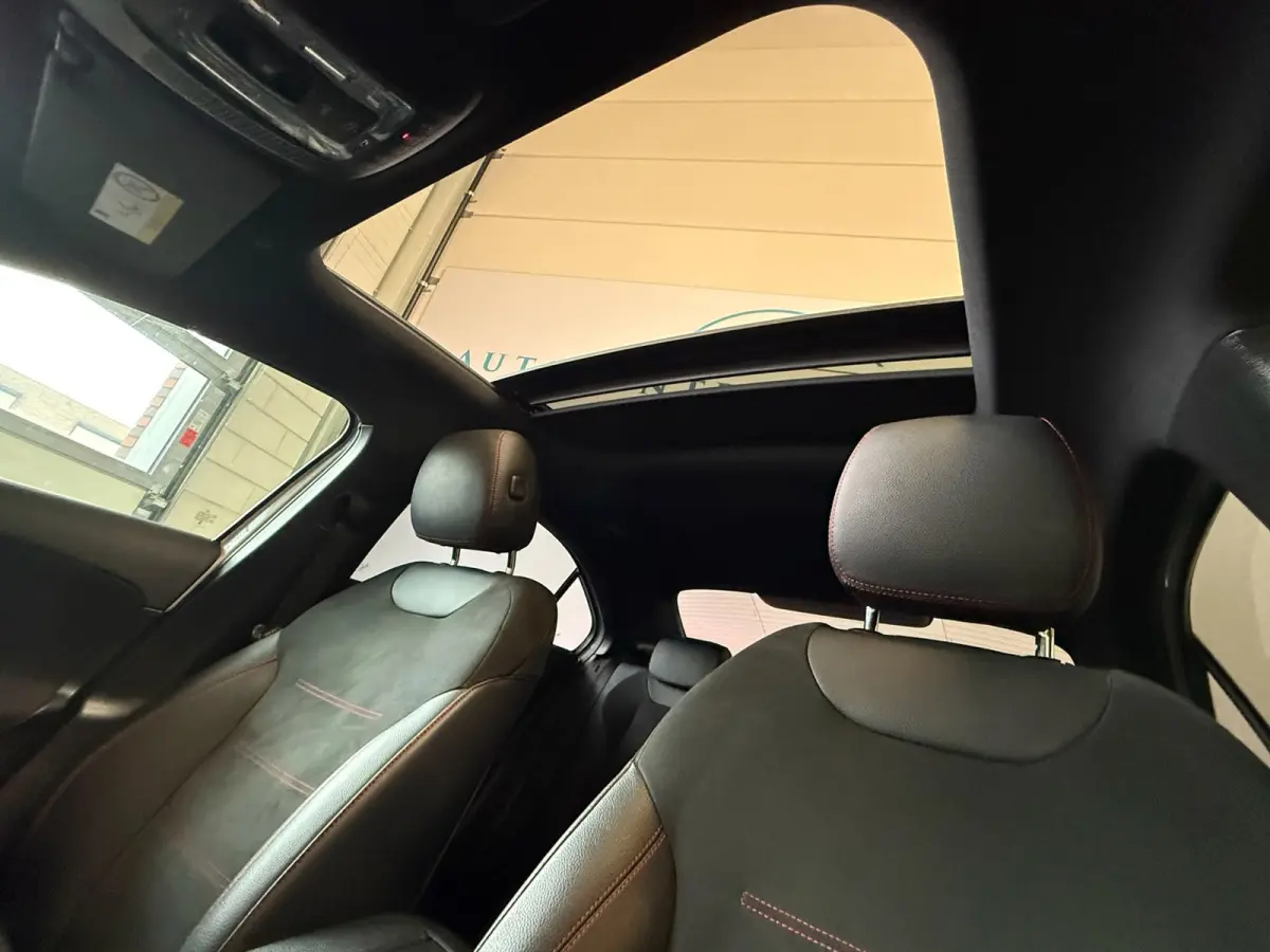 180 AMG Black Line, Automaat, Panoramadak, Navi, Camera