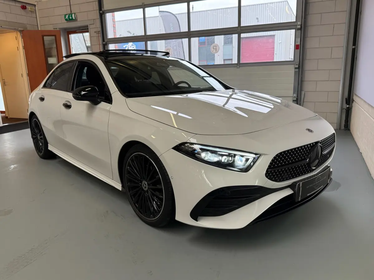 180 AMG Black Line, Automaat, Panoramadak, Navi, Camera