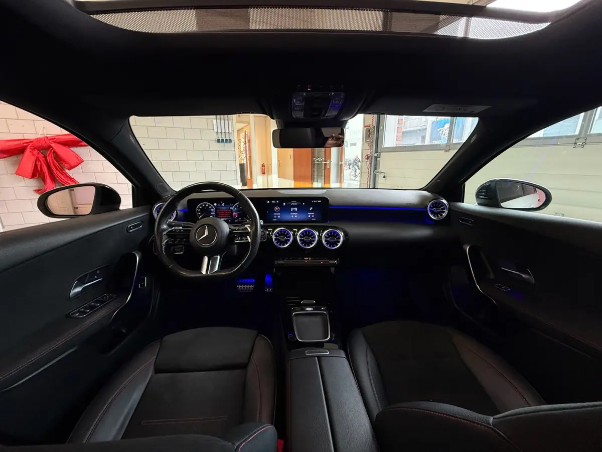 180 AMG Black Line, Automaat, Panoramadak, Navi, Camera